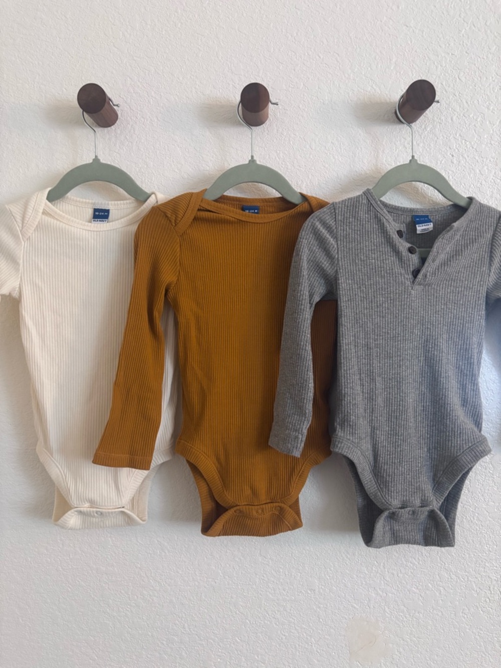 Old Navy Infant Long Sleeve Ribbed Bodysuit Set